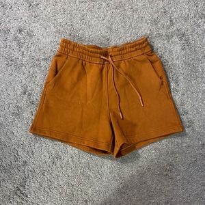 Lululemon Size 4 Loungeful High Rise Shorts 4" Fleece inside Butternut Brown